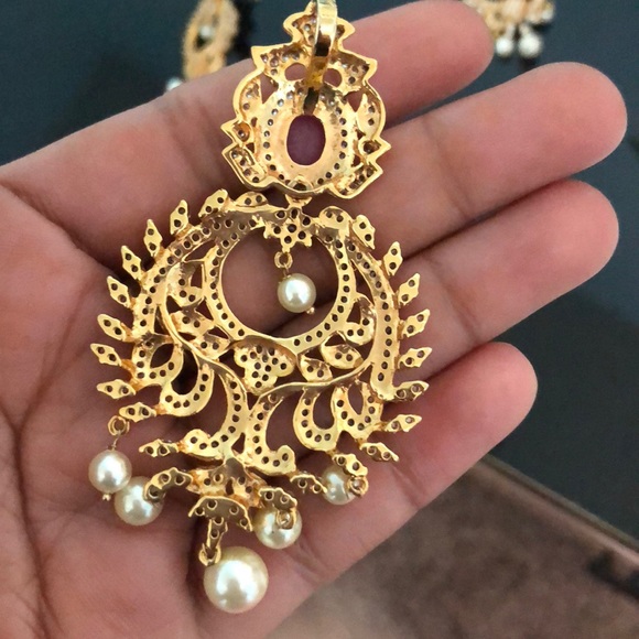 Indian Bollywood Style locket & earrings Set - Picture 4 of 6